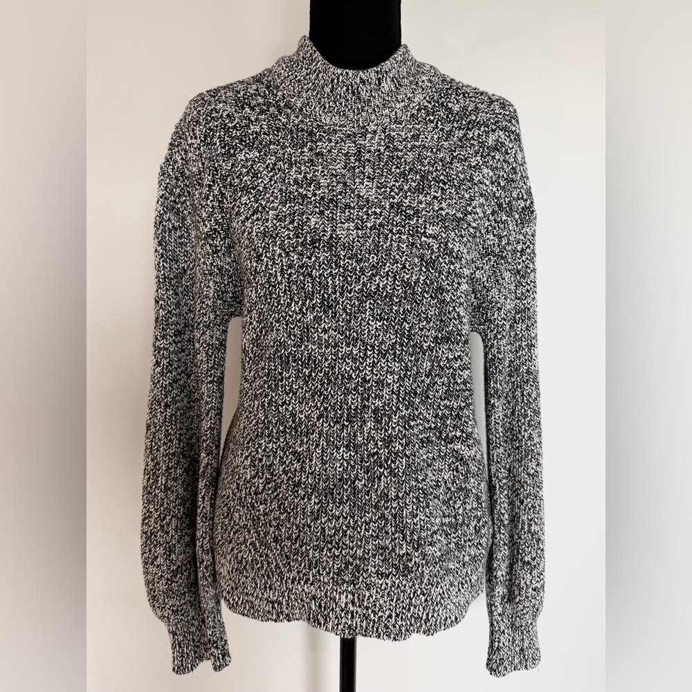 H&M Marled Black & White Chunky Knit Sweater | Size Medium